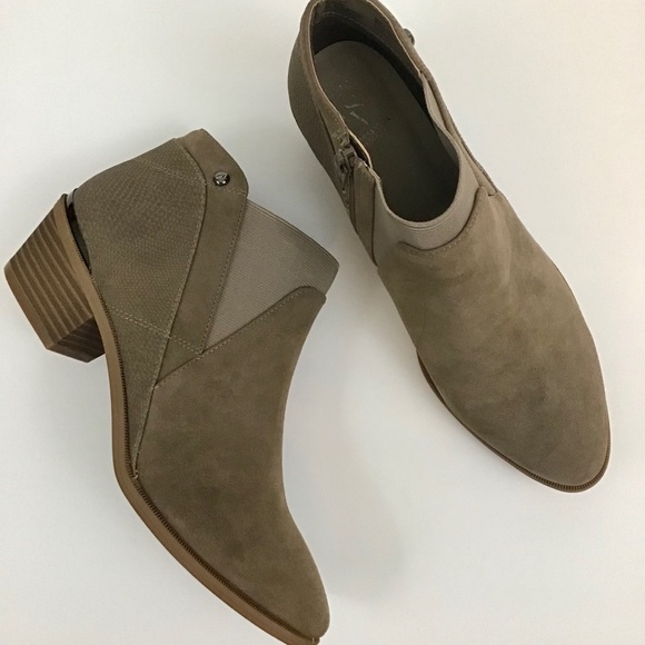 simply vera vera wang skylark women's ankle boots